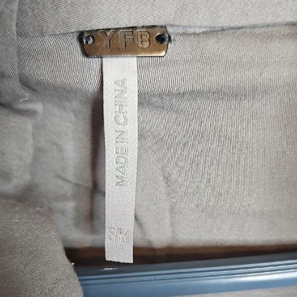 Young Fabulous and Broke Light Gray Quilted puff Jacket small/Medium - Picture 5 of 8